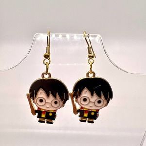 Harry Potter Earrings - Gryffindor Earrings - Book Worm Earrings